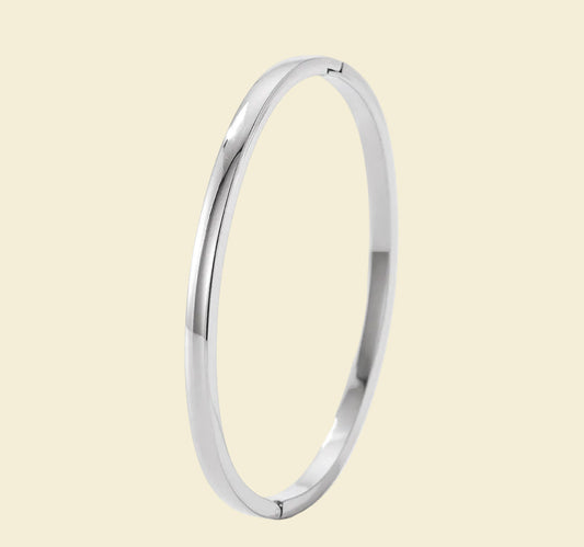 Classic Silver Bangle
